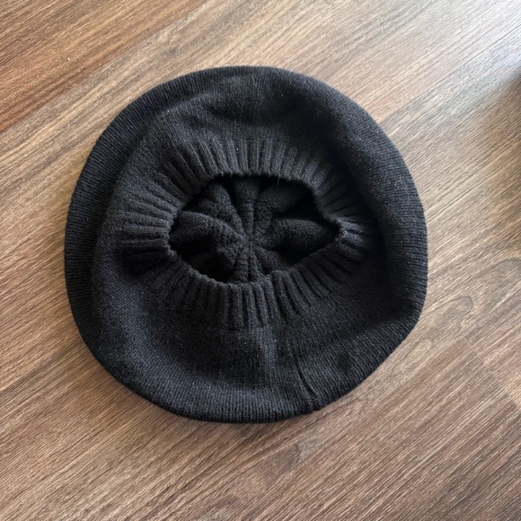 PORTOLANO Classic Black Beret - Picture 2 of 4